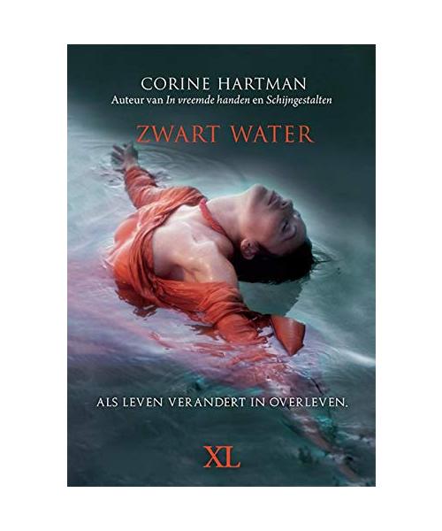 Zwart water: grote letter uitgave