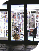 Erweiterung mit Lagerraum und Büro in Berlin Köpenick. Start des ersten Online-Handels.