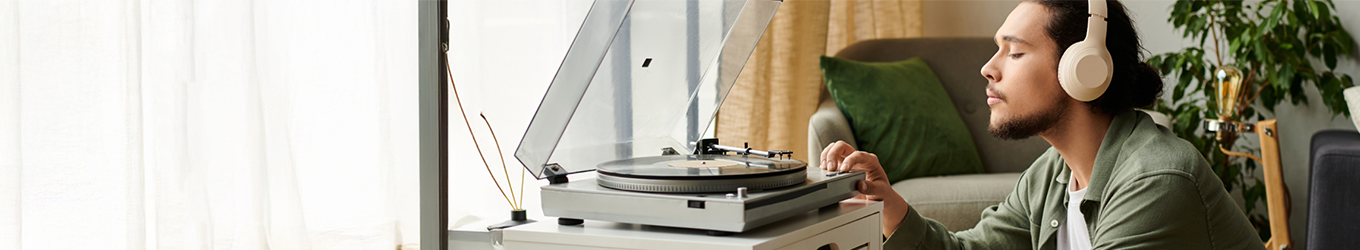 Entdecke deine Lieblingsmusik aus über 20.000 Schallplatten und Cds