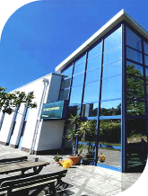 Eröffnung eines zweiten Lager- und IT-Standorts in Brielow. Lagerung von über 3 Mio. Artikeln.